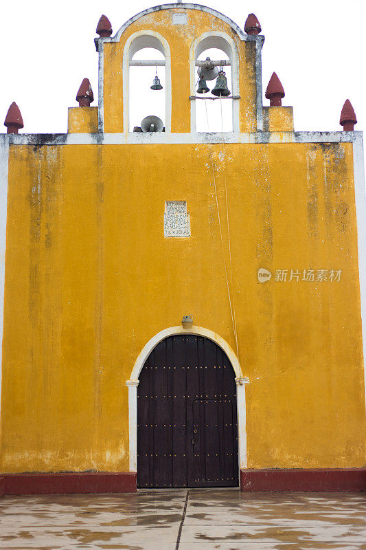 Dzitnup, Valladolid市政，尤卡坦:Yellow Church